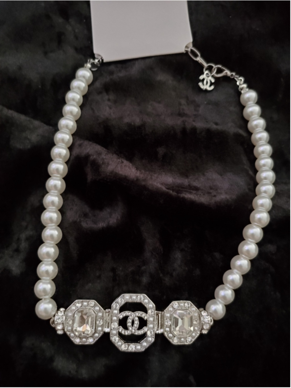 White faux pearls with silver-tone centerpiece. - Picture 3 of 5